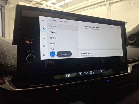 Certified 2025 Toyota Sienna Limited image 14