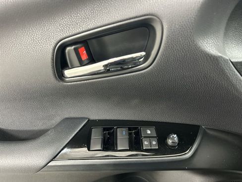 Used 2022 Toyota Prius Prime XLE image 11