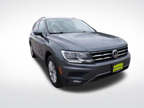 Used 2018 Volkswagen Tiguan SE w/ Panoramic Sunroof Package AWD/4WD image 7