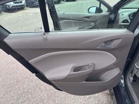 Used 2017 Chevrolet Cruze LT w/ Convenience Package image 18