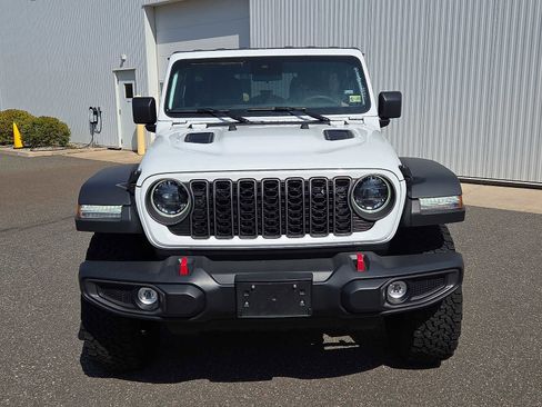 Used 2025 Jeep Wrangler Unlimited Rubicon image 2