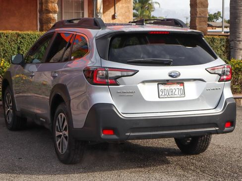 Used 2023 Subaru Outback Premium AWD/4WD image 6