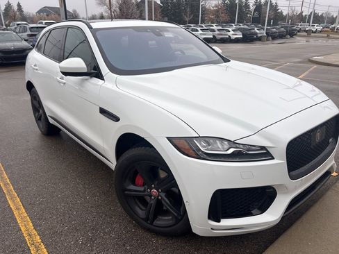 Used 2019 Jaguar F-PACE S image 2