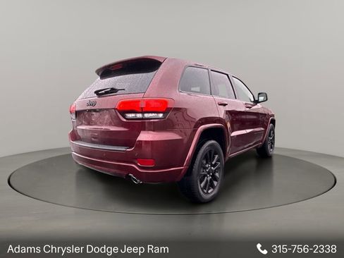 Used 2018 Jeep Grand Cherokee Altitude AWD/4WD image 3
