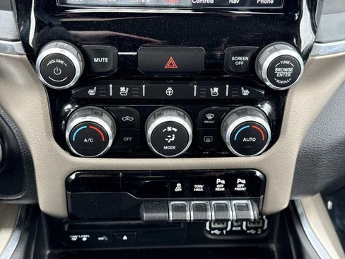 Used 2019 RAM 1500 Laramie image 11