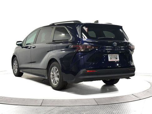 Certified 2024 Toyota Sienna XLE image 9