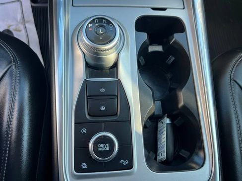 Used 2023 Ford Explorer XLT w/ Equipment Group 202A AWD/4WD image 31