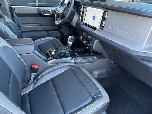 New 2025 Ford Bronco Outer Banks AWD/4WD image 24