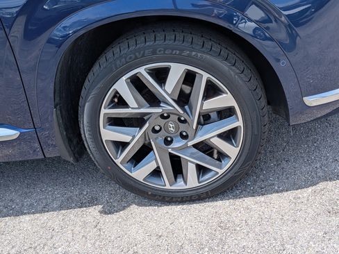 Used 2022 Hyundai Santa Fe Calligraphy FWD image 11