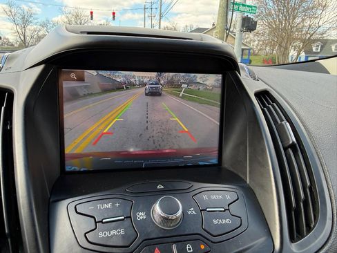 Used 2015 Ford Escape SE w/ Equipment Group 201A image 4