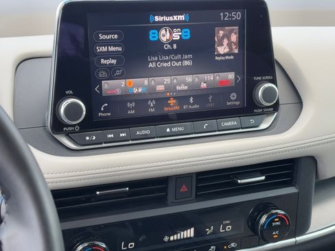 Certified 2025 Nissan Rogue SV image 22