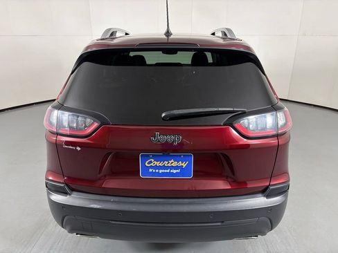 Used 2019 Jeep Cherokee Latitude Plus w/ Comfort/Convenience Group FWD image 7