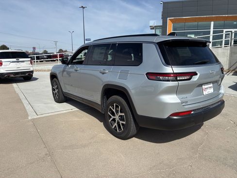 New 2025 Jeep Grand Cherokee L Limited image 3