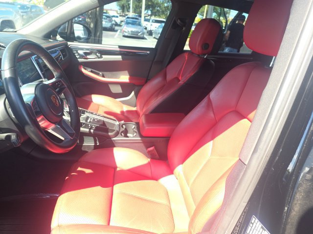 Used 2018 Porsche Macan AWD/4WD image 2