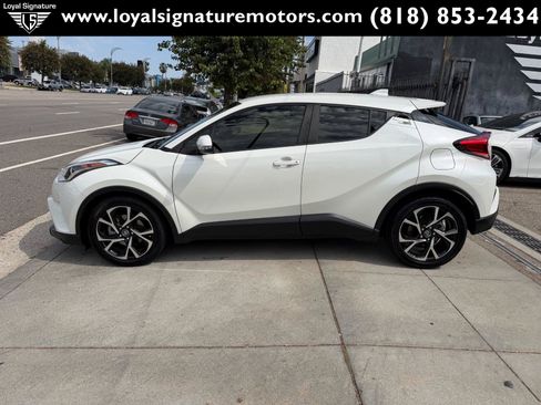 Used 2019 Toyota C-HR XLE FWD image 4