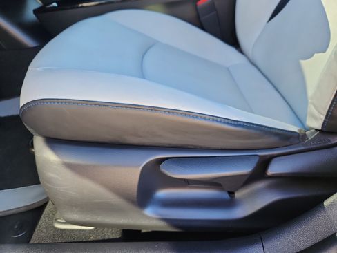 Used 2017 Toyota Prius Three Touring image 8