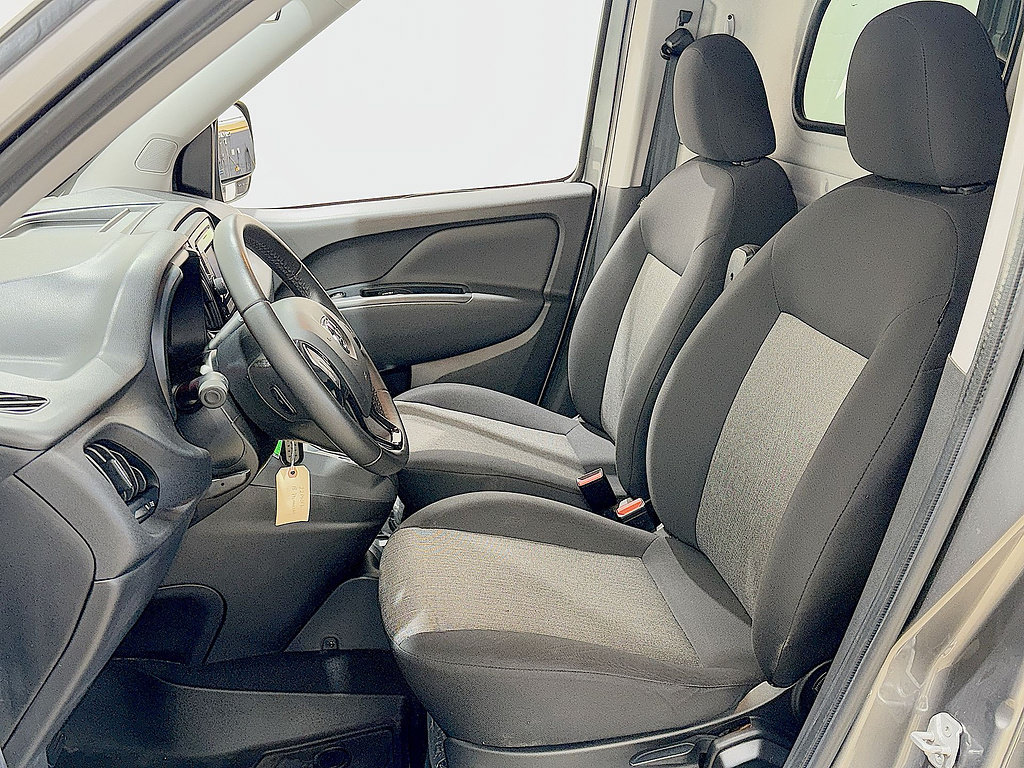 Used 2018 RAM ProMaster City Tradesman SLT FWD image 18