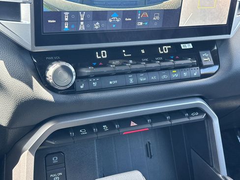 Used 2025 Toyota Tundra Limited RWD image 18
