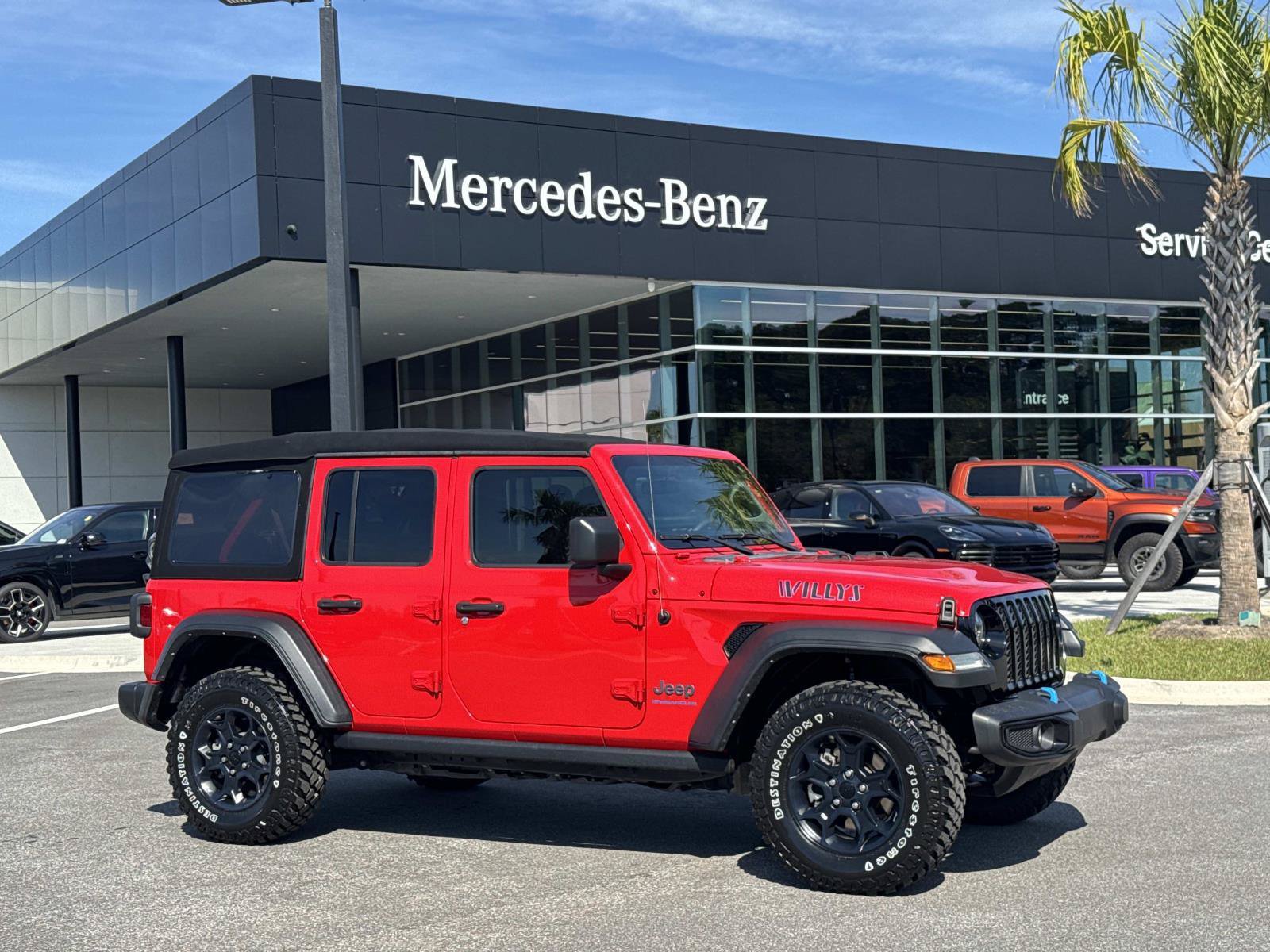 Used 2023 Jeep Wrangler Unlimited AWD/4WD image 1