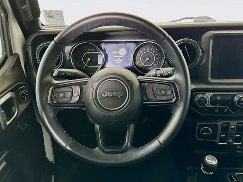 Used 2022 Jeep Wrangler Unlimited Sport image 17