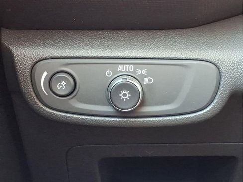 Used 2023 Chevrolet TrailBlazer LS FWD image 16