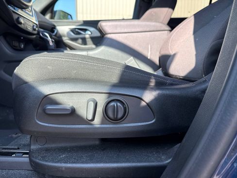 Used 2023 Chevrolet Traverse LT w/ LPO, Floor Liner Package FWD image 25