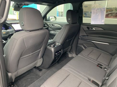 Used 2024 Chevrolet Traverse LT image 18