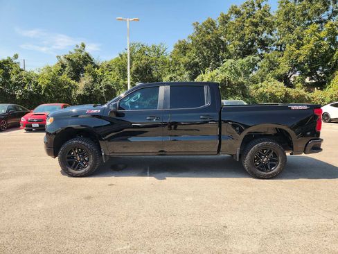 Used 2024 Chevrolet Silverado 1500 LT Trail Boss w/ Convenience Package II AWD/4WD image 4