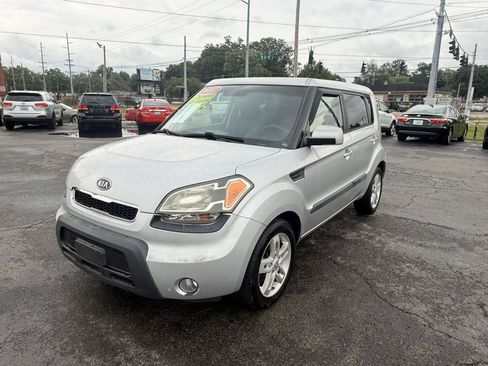 Used 2011 Kia Soul + w/ Audio Pkg FWD image 3