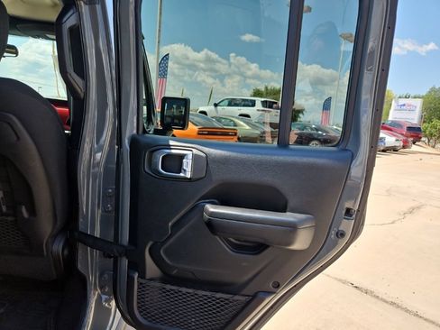 Used 2021 Jeep Wrangler Unlimited Rubicon AWD/4WD image 23