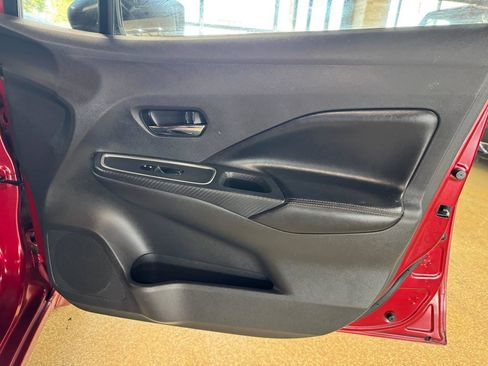 Used 2020 Nissan Versa SR FWD image 10