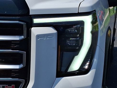 Used 2025 GMC Sierra 2500 AT4 w/ AT4 Premium Plus Package AWD/4WD image 28