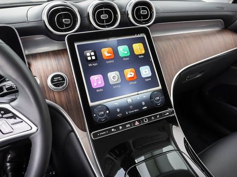 Used 2025 Mercedes-Benz GLC 350e 4MATIC image 16