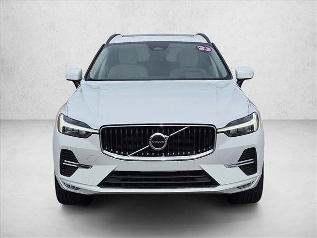 Used 2023 Volvo XC60 B5 Core AWD/4WD image 2