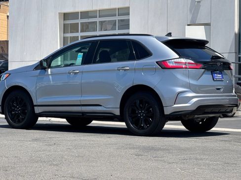 Certified 2023 Ford Edge SE w/ Black Appearance Package AWD/4WD image 5