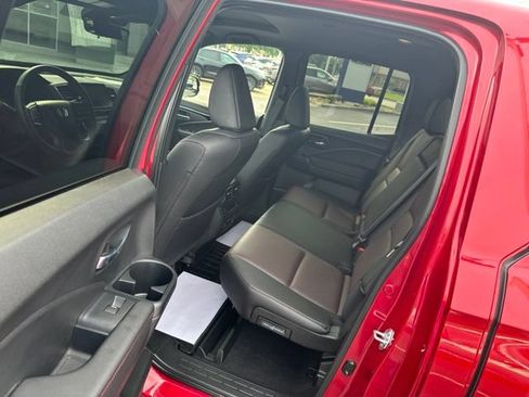 Used 2025 Honda Ridgeline Black Edition image 16