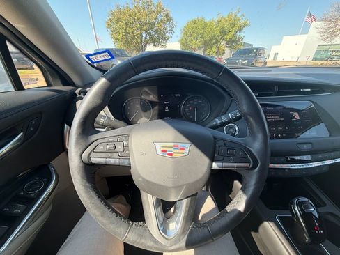 Used 2021 Cadillac XT4 Premium Luxury AWD/4WD image 14