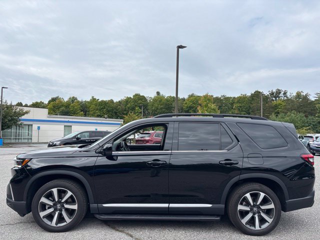 Certified 2023 Honda Pilot Touring image 3