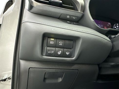 Used 2021 Toyota Highlander Limited image 36