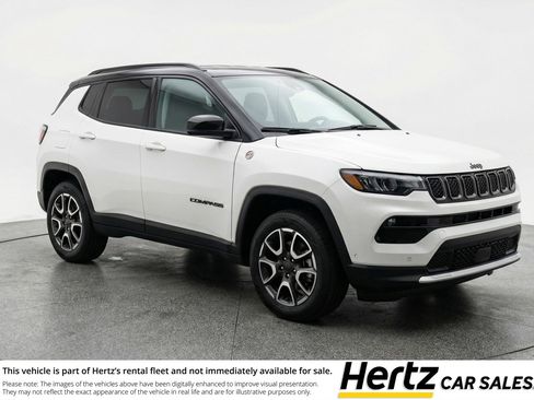 Used 2025 Jeep Compass Trailhawk AWD/4WD image 1