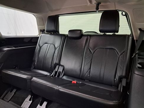 Used 2018 Ford Expedition Platinum image 36
