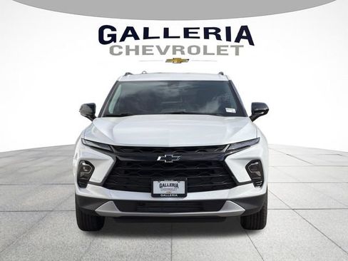 New 2026 Chevrolet Blazer LT w/ Convenience Package FWD image 3