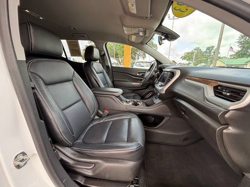 Used 2023 GMC Acadia SLE FWD image 40