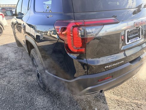 Used 2022 GMC Acadia AT4 image 8