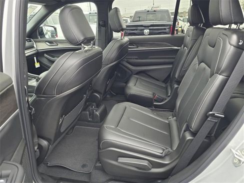 New 2025 Jeep Grand Cherokee L Limited image 5
