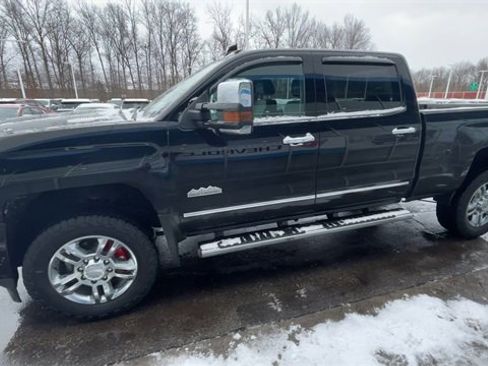 Certified 2019 Chevrolet Silverado 2500 High Country w/ Duramax Plus Package image 8