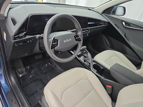 Used 2023 Kia Niro EX FWD image 15