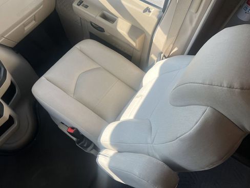 Used 2022 Ford E-450 and Econoline 450 Super Duty w/ Motorhome Prep Package image 39