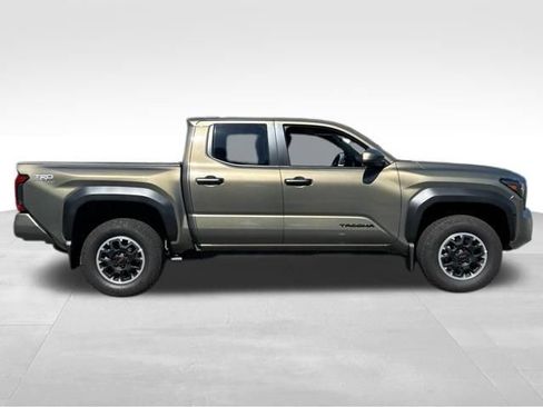 Certified 2026 Toyota Tacoma TRD Off-Road AWD/4WD image 6