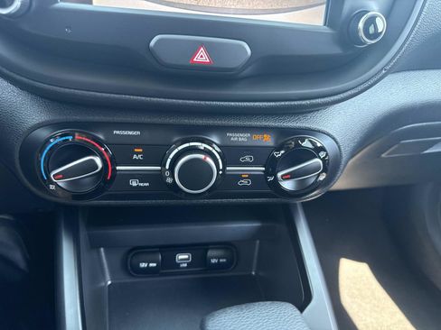Used 2025 Kia Soul LX FWD image 22